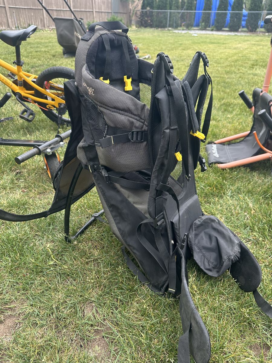 Snugli hiking baby carrier