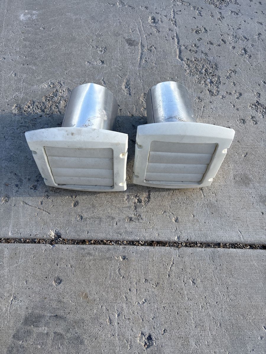 2 Dundas Jafine m 6 inch White Louvered Vent Hoods