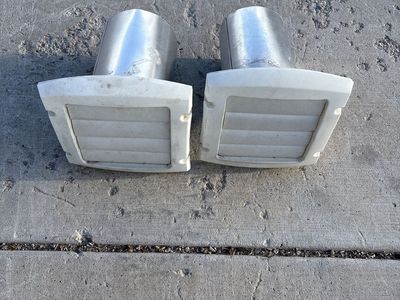 2 Dundas Jafine m 6 inch White Louvered Vent Hoods