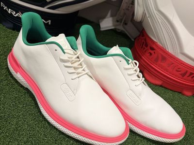 G/Fore Gallivan2r Contrast Spikeless Golf Shoes Snow/Knockout Pink US 9.5