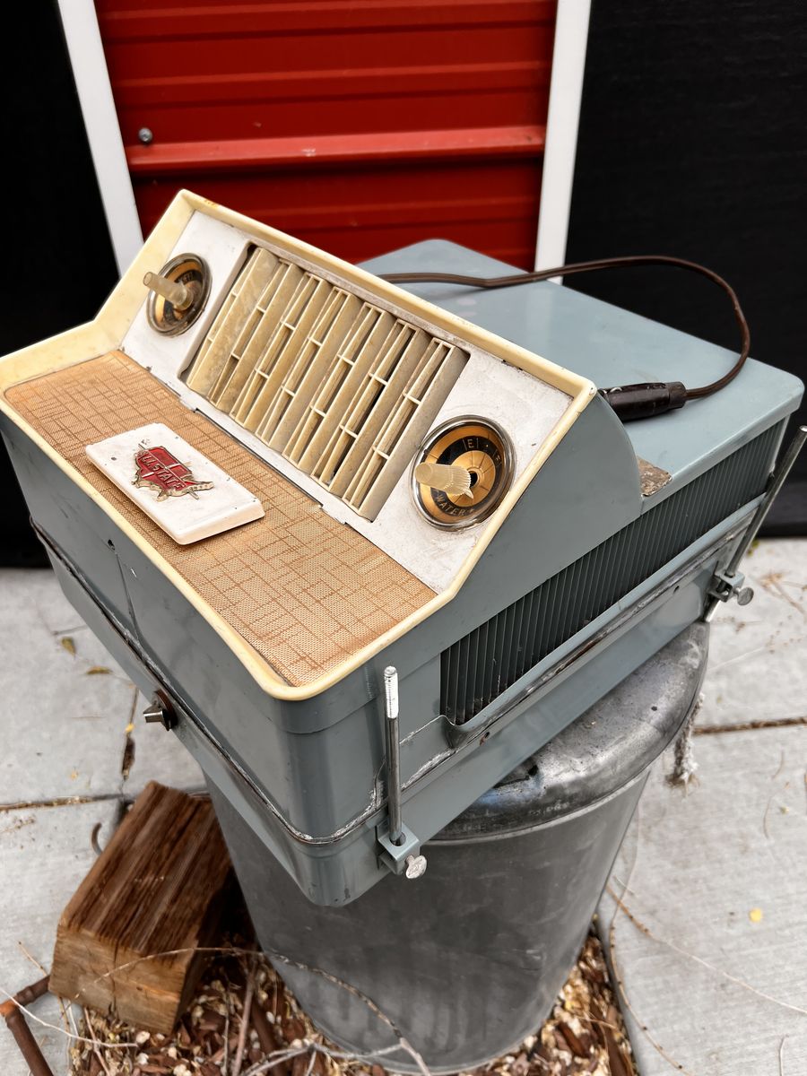 Vintage swamp car cooler