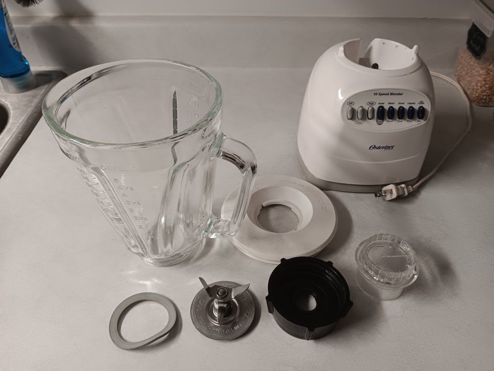 Osterizer 6630 10-Speed Blender with Glass Jar - White