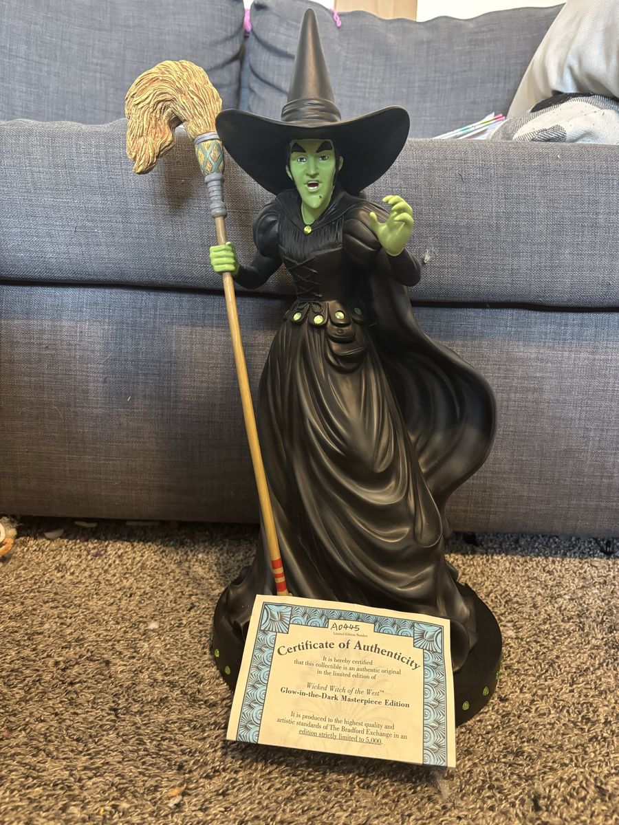 Wizard of Oz Wicked Witch of the West Figurine Statue with Broom