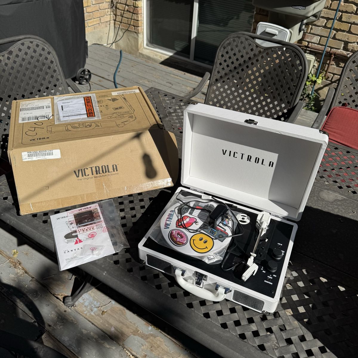 Victrola The Canvas Briefcase Turntable - White, Built-in Speakers