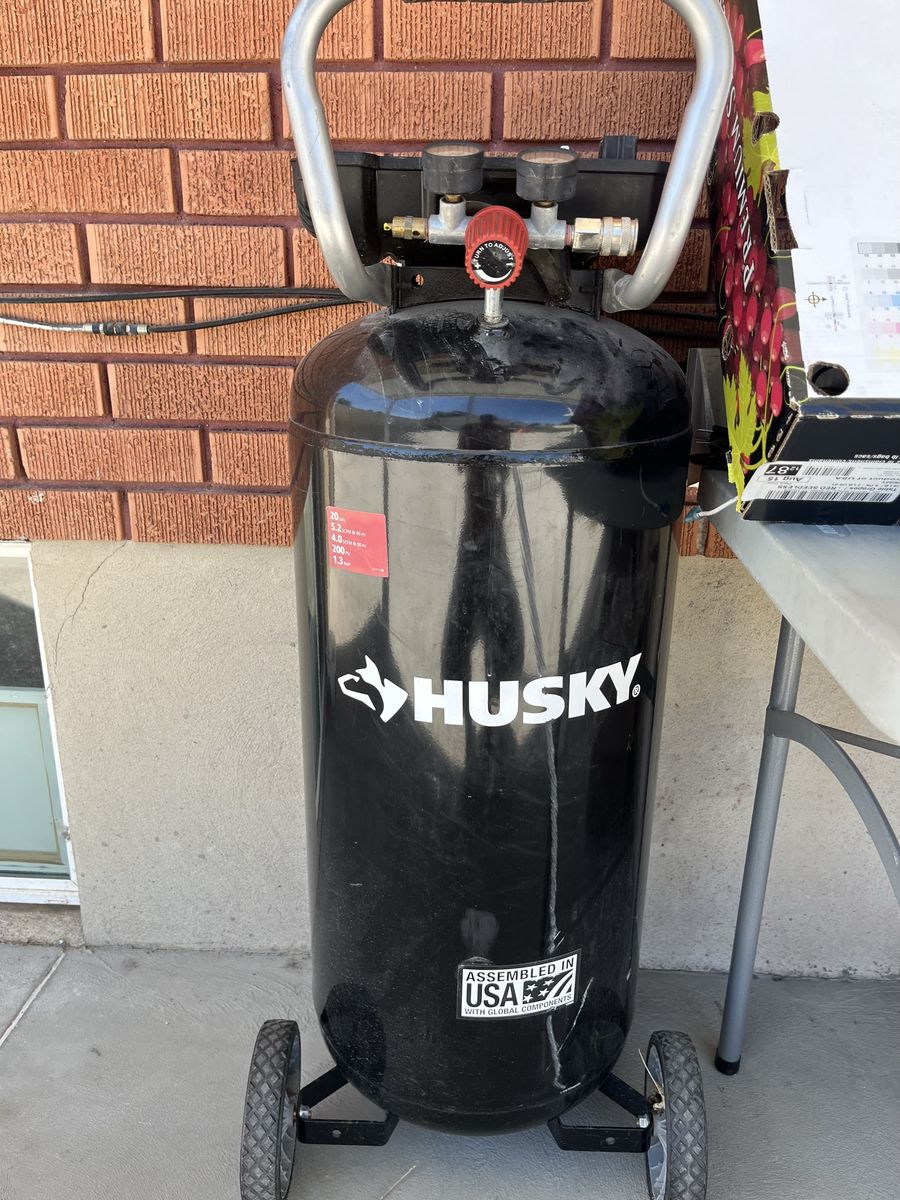 Husky C202H 20 Gal Vertical Air Compressor