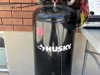 Husky C202H 20 Gal Vertical Air Compressor