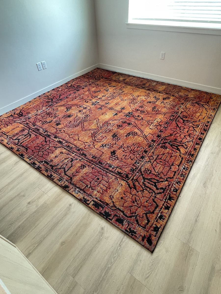 Vintage-Style Area Rug Red/Orange Black Floral Pattern