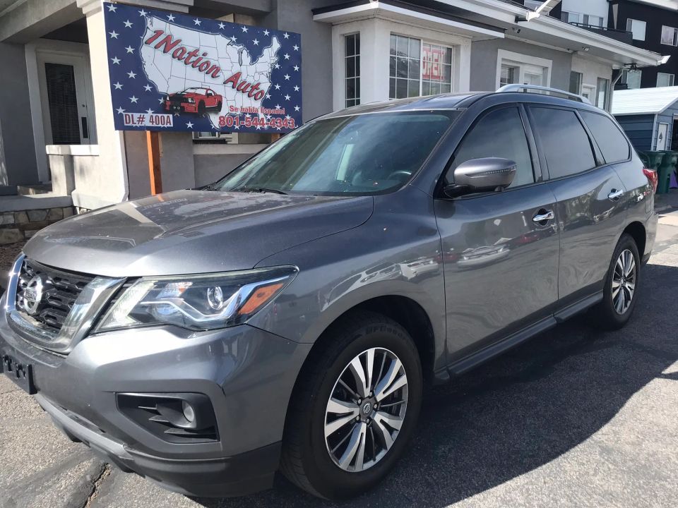 2020 Nissan Pathfinder SL