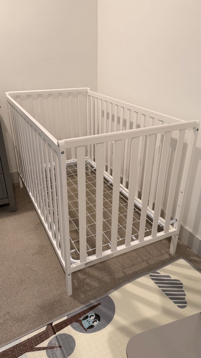 Delta Children Crib - Bianca White