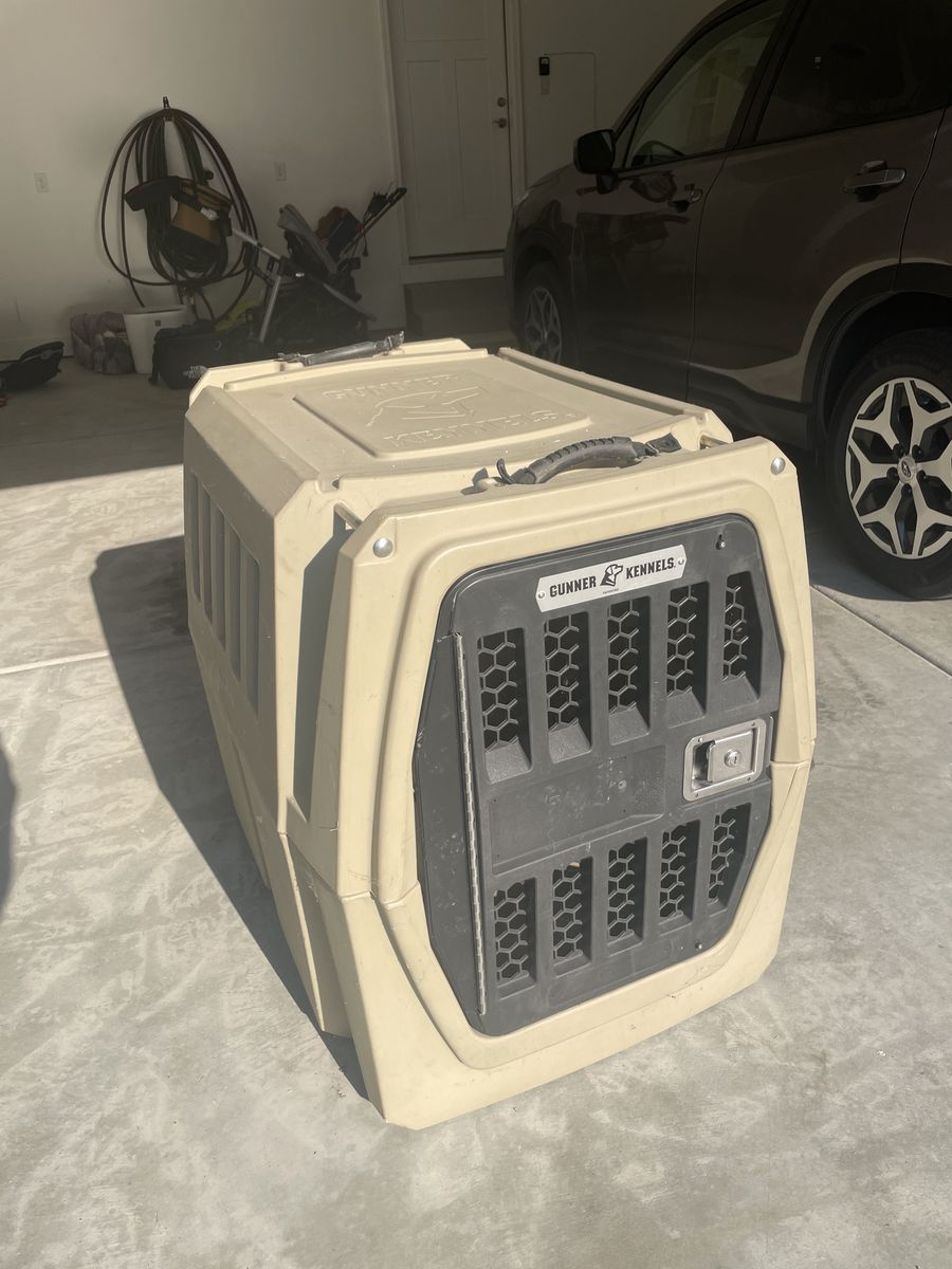 Gunner Kennels G1 Heavy-Duty Large Dog Kennel - Tan