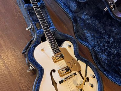 Gretsch Falcon electromatic guitar - snowcrest white -like new with case!