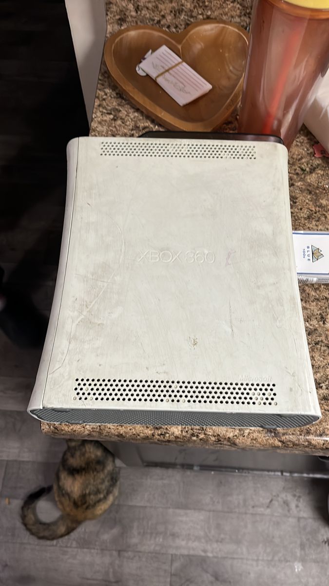 Microsoft Xbox 360 Original Console with 6 Games - Brinks, Disney Infinity, Skyrim, Bioshock, Halo