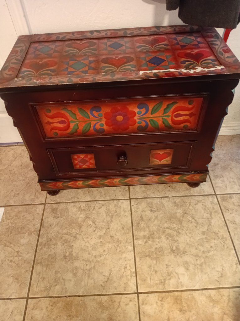 Dresser Chest