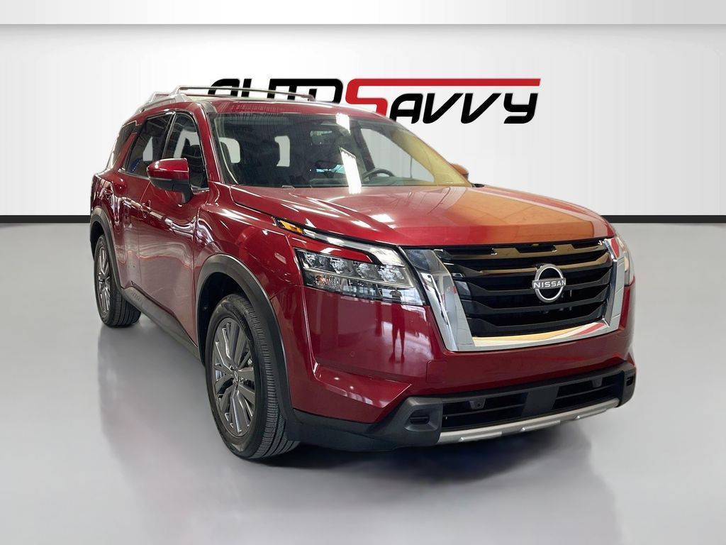 2024 Nissan Pathfinder SL