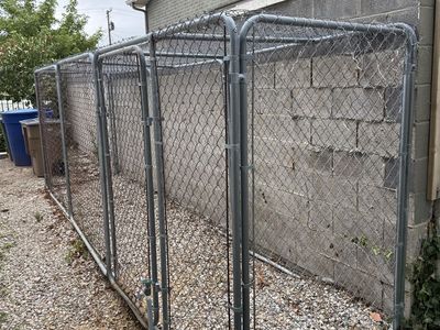 4ft x 18ft Chain Link Dog Run - Durable Outdoor Pet Enclosure with Lockable Gate