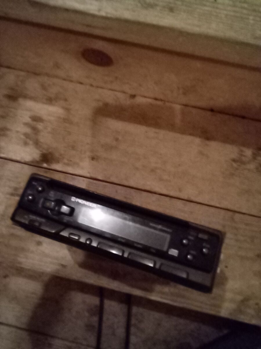 Pioneer deh245 cd stereo used