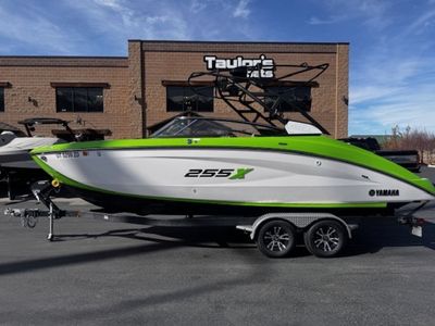 2022 Yamaha Marine 255XD