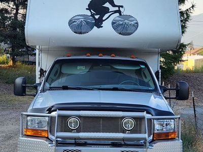 2003 Ford F-550 Crew Cab (77k Miles) + 2007 Lance 1131 Camper - Package