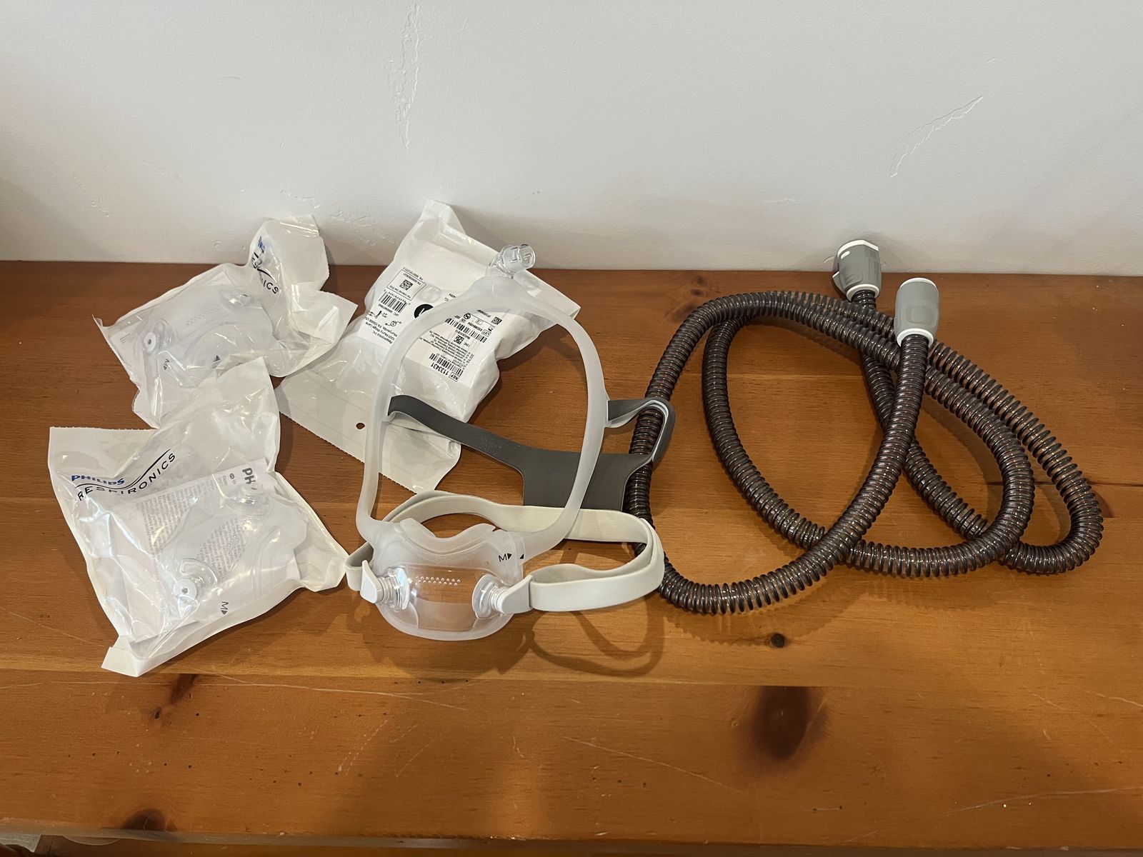 3 unused Philips DreamWear Full Face Mask with Headgear