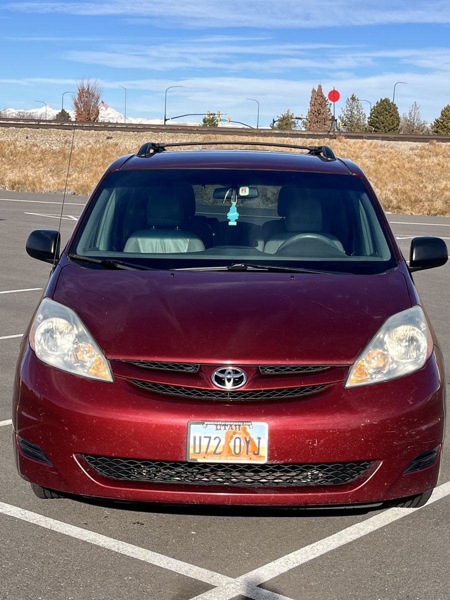 2010 Toyota Sienna LE