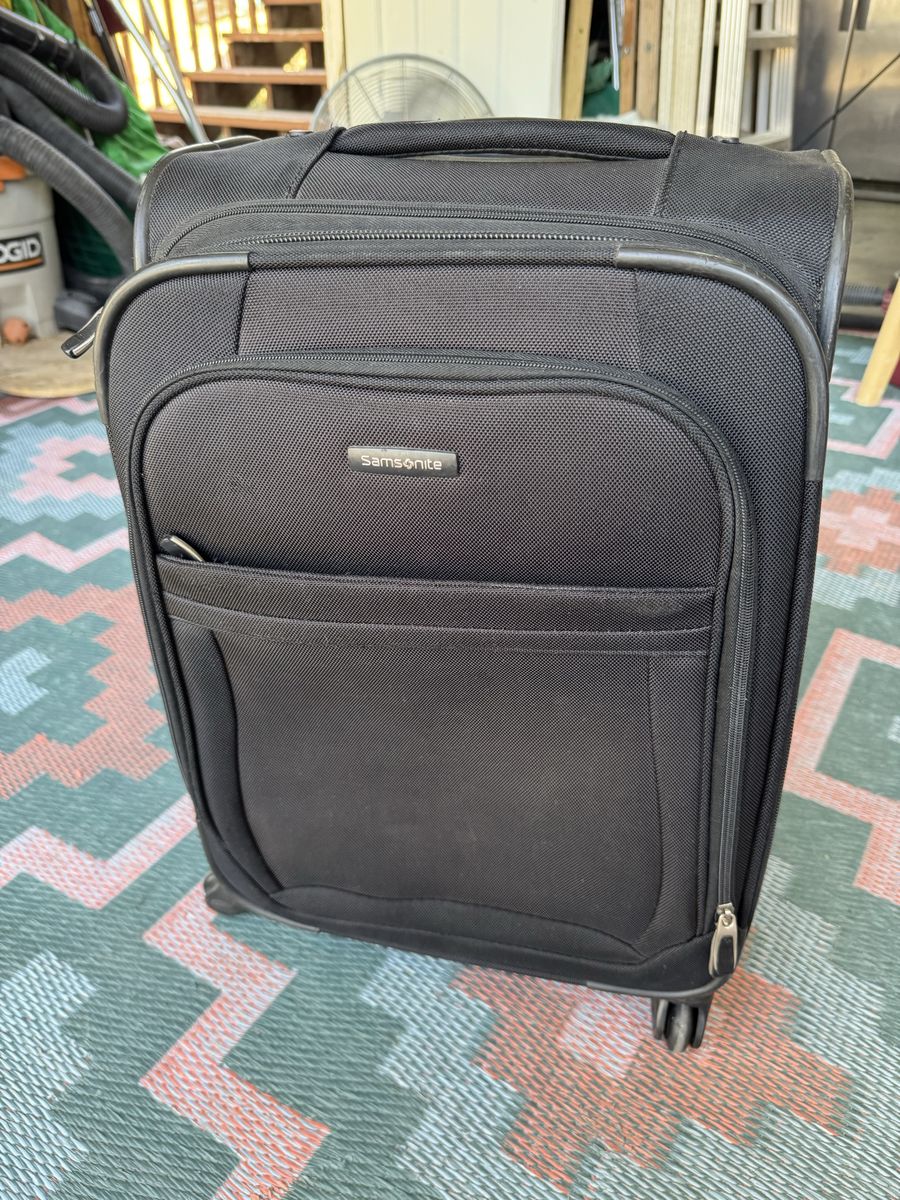 Samsonite 4 Spinner Carry On Black Luggage