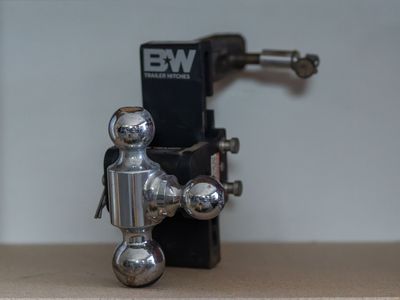 B&W Adjustable Hitch