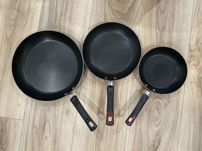 3-Piece Nonstick Frying Pan Set – $10 – Pickup Only