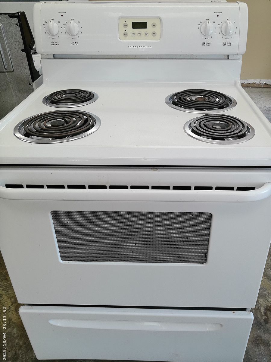 White Electric Stove~Works Great~90 Day Guarantee