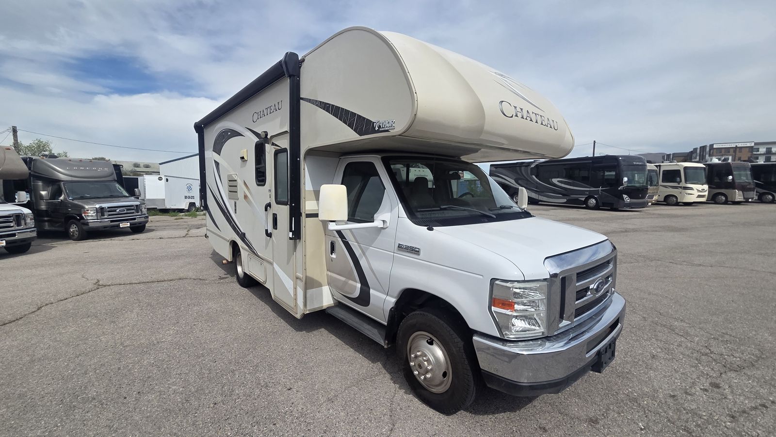 2017 Thor Motor Coach Chateau 22B