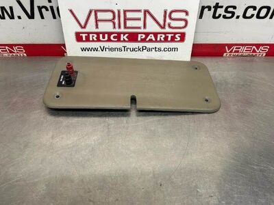 Peterbilt Plate-Header Cover Single Terminals, Part # 20-17071M002-251