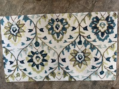 LOLOI Francesca Collection FC-45 Ivory/Blue Hooked Area Rug - 2'3" x 3'9" Floral Design