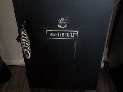 Masterbuilt Smoker Upright $25 obo