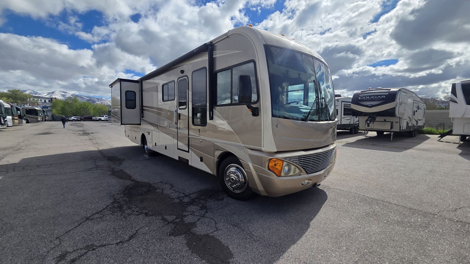 2005 Fleetwood Pace Arrow 36D Full Wall Slide !!!