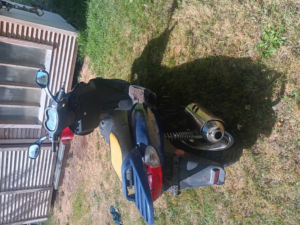 Main image 4