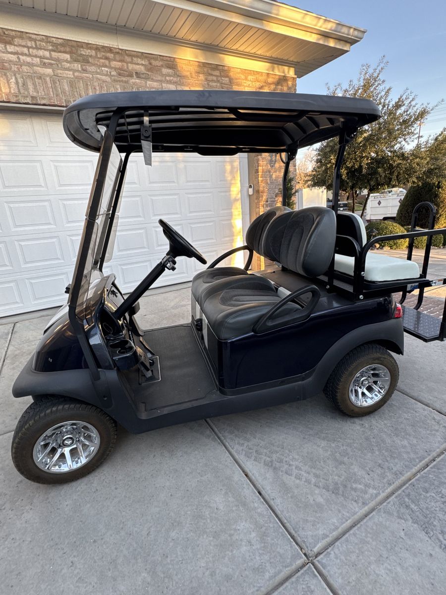 Club Car Golf Cart – Lithium Battery (8 Mo.)