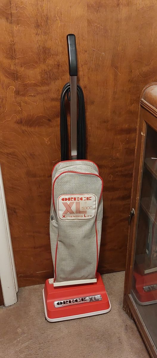 Rare Oreck Commercial Vacuum XL5300 Red