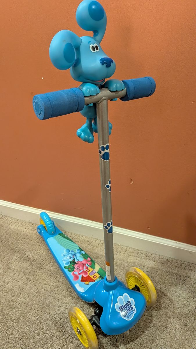 Blues Clues toddler scooter