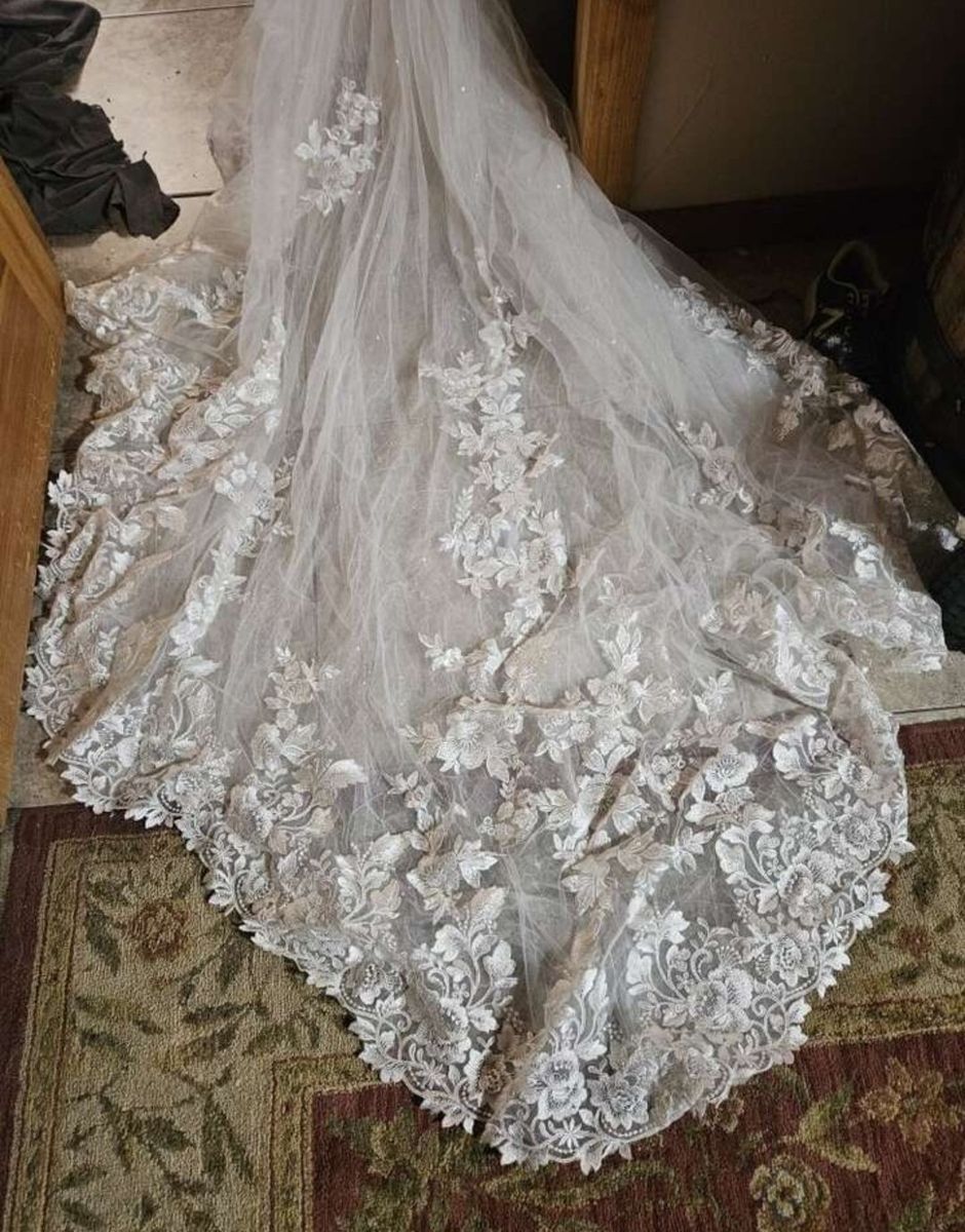 Main image 3