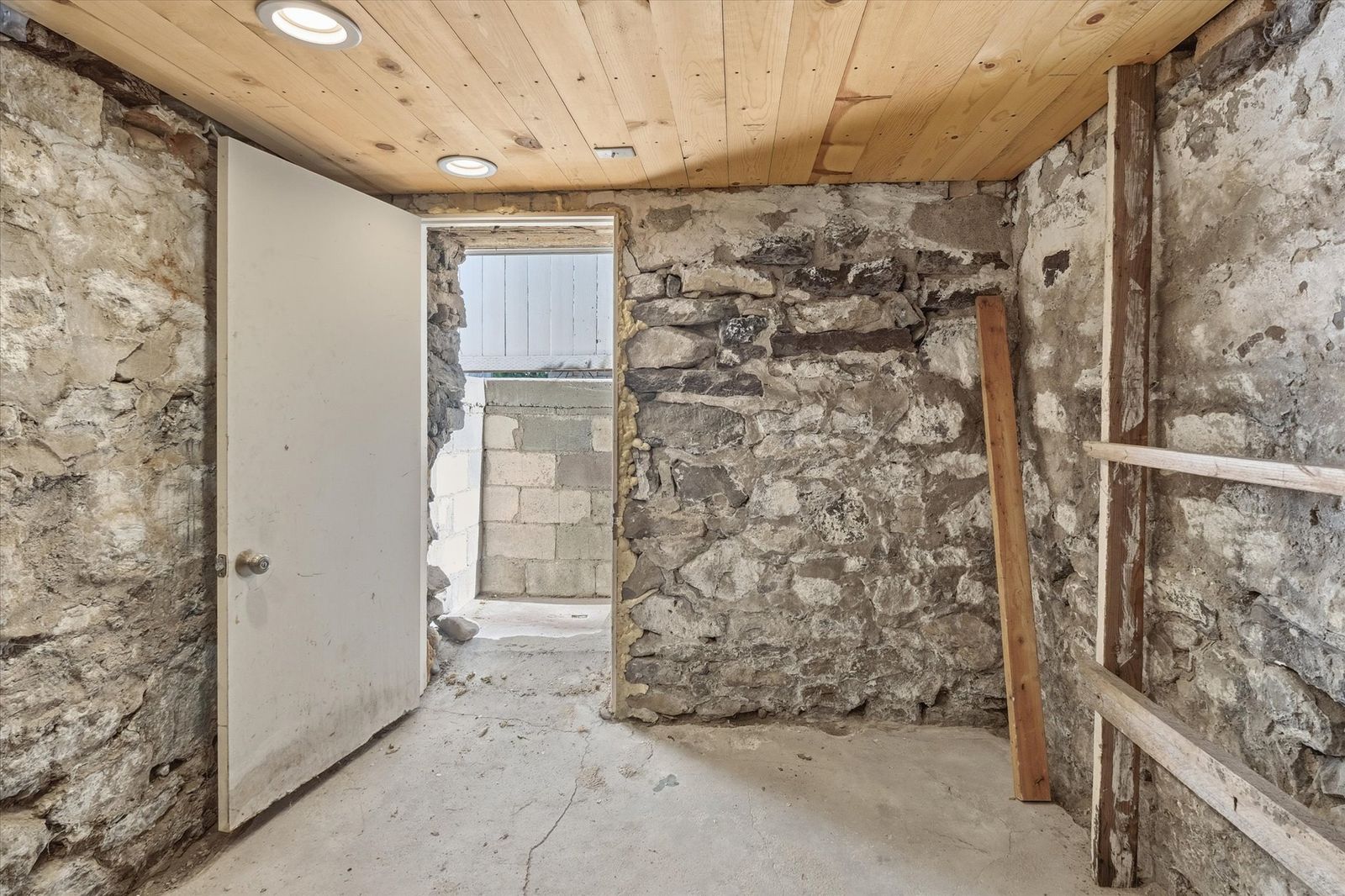 Main image 22