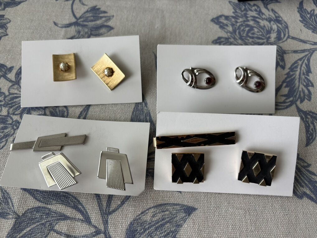 Vintage Cuff Links 2w/ Matching Tie Bar