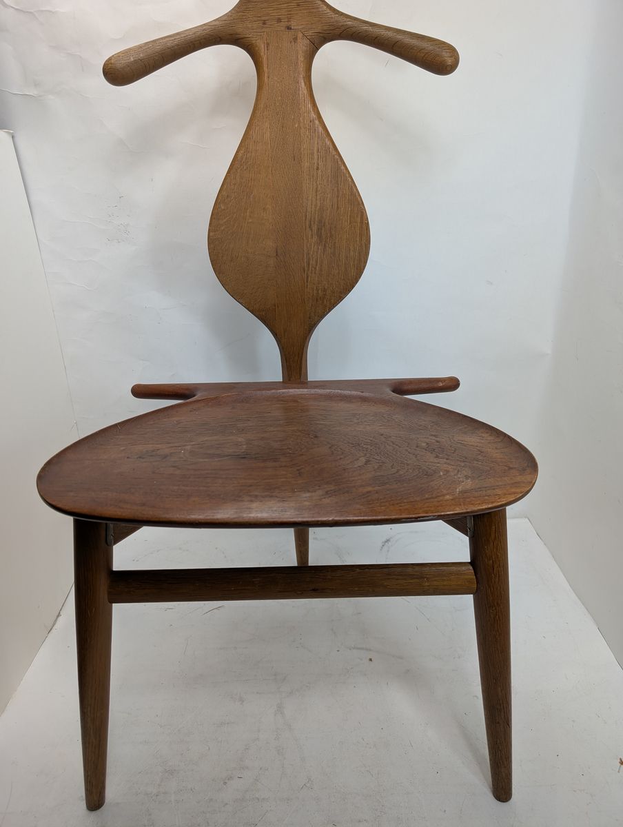 Hans J. Wegner Valet Chair JH540