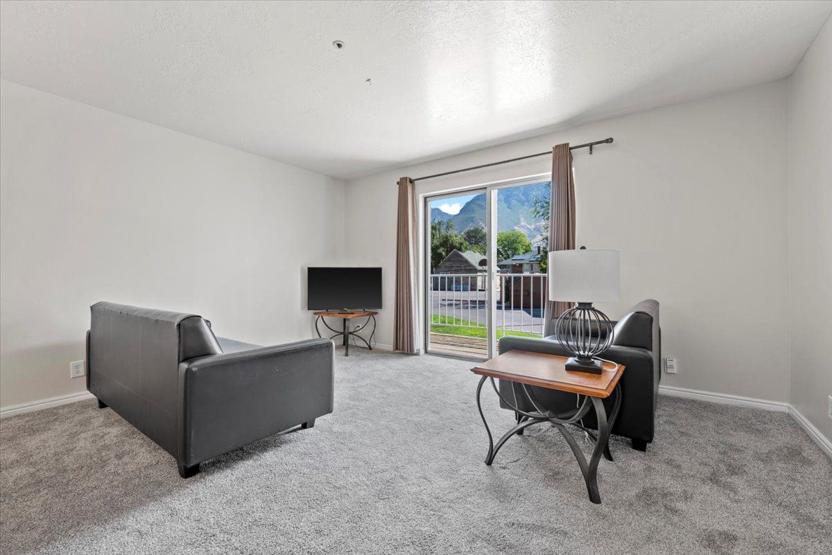 36% off male apartment for spring/summer