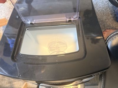 Pebble ice maker