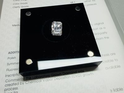 3.01 ct Radiant cut diamond IGI certified