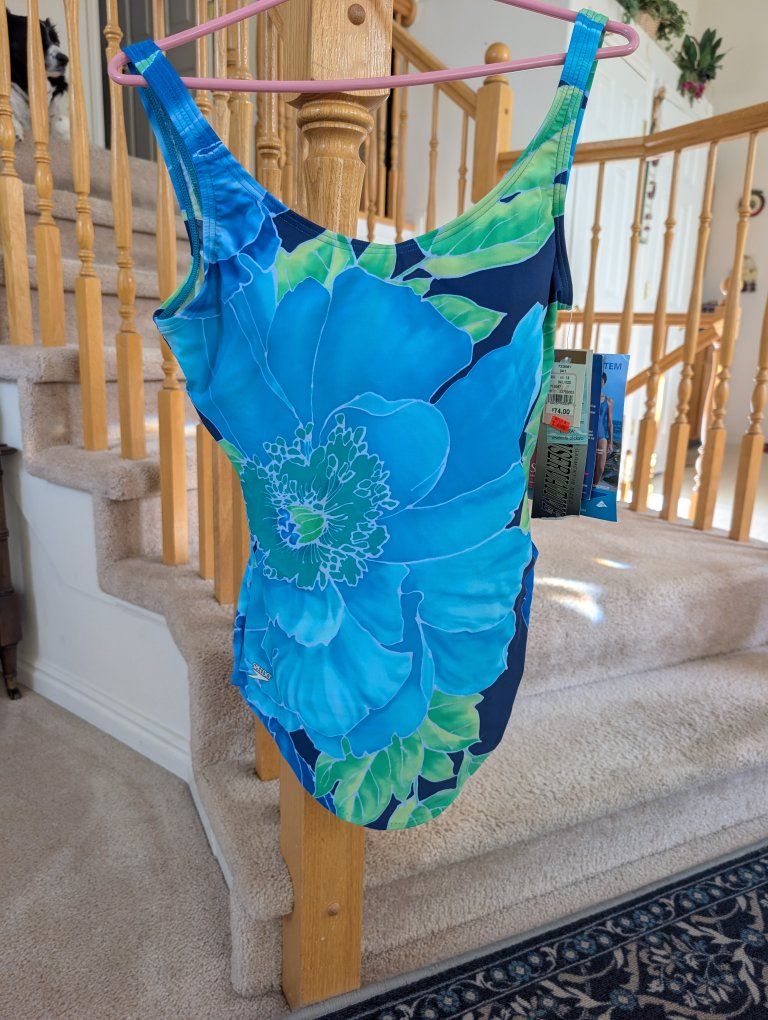 Speedo Women's Blue Floral One-Piece Swimsuit, Size 14 - New with Tags, Chlorine Resistant Brand New
