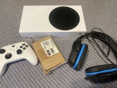 Xbox Series S Bundle