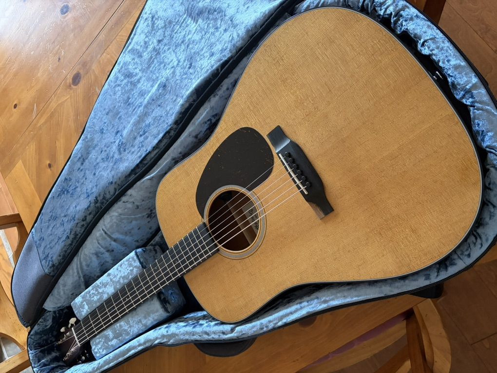 Martin Retro Plus Guitar