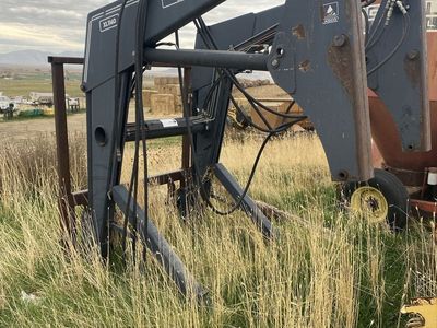 Farmhand XL 1140 Loader
