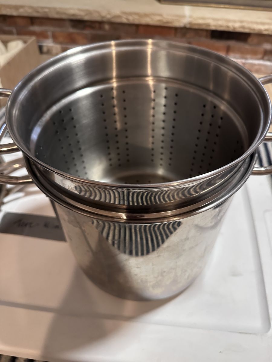 Large Stock Pot with Pasta Colander