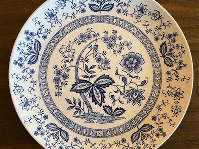 Vintage Blue Onion Pattern Dinner Plate Dish, Cracked and Chipped
